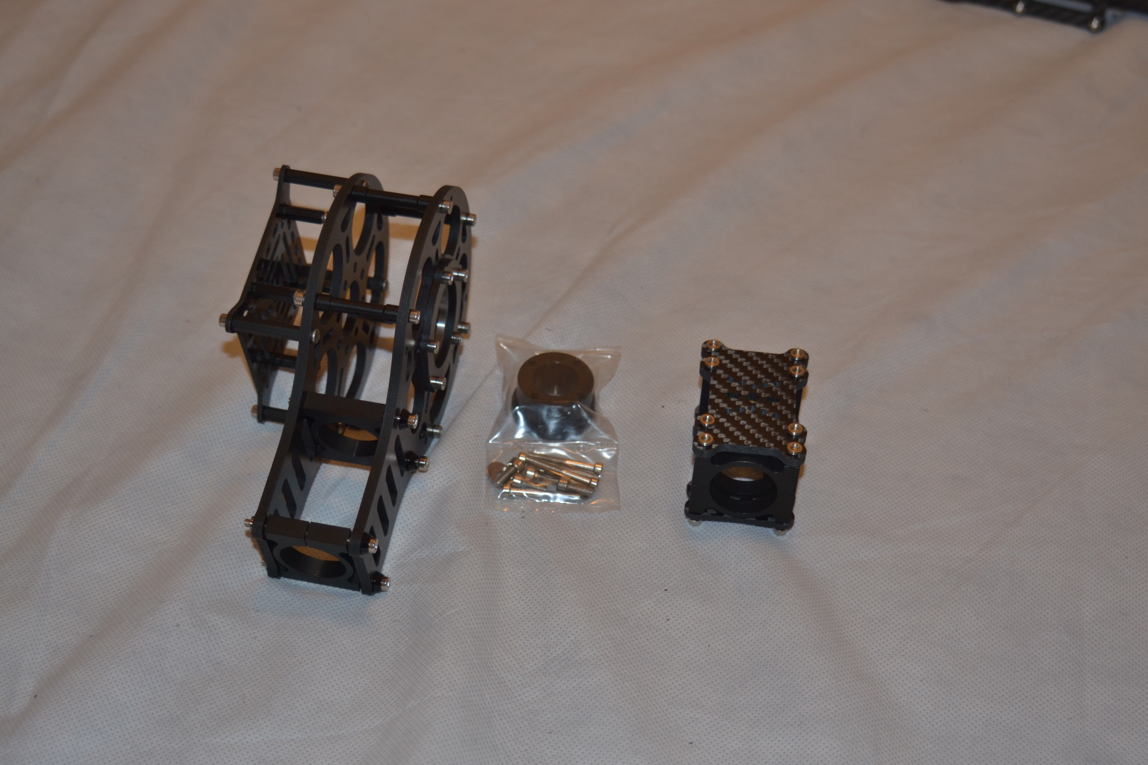 3Axis hand held copter Brushless motor cages Pitch,Roll & 2Yaw 3Axis hand held copter Brushless motor cages Pitch,Roll & 2Yaw